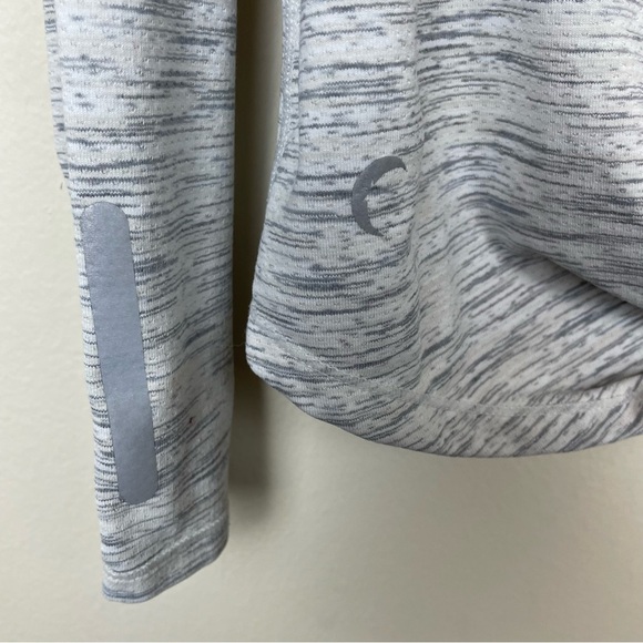 ZYIA Ash Split Back Long Sleeve Tee Size Medium - Picture 4 of 7